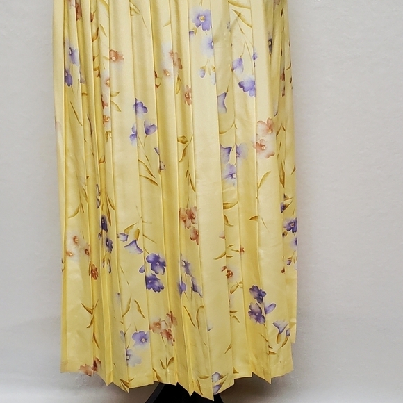 VINTAGE Leslie Fay Yellow Floral Plisse Accordion Pleat Full Length Midi Skirt - Picture 8 of 9